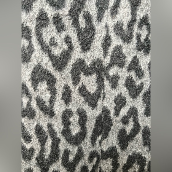 ZARA Gray Leopard Print Men's Coat - Picture 3 of 5
